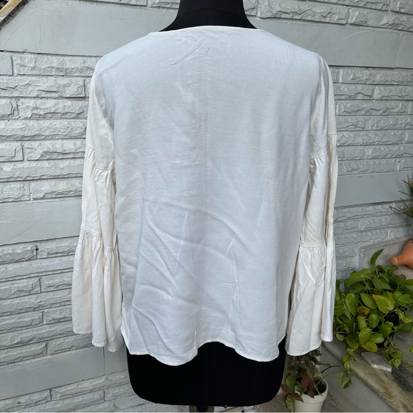 White Bell Sleeves Top - Picture 4 of 5